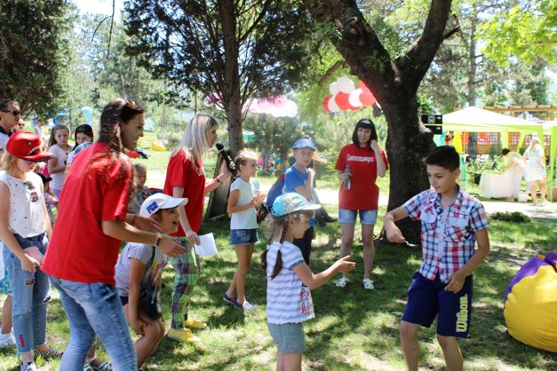 Молодежный профактив «Севтеплоэнерго» организовал для детей веселый праздник