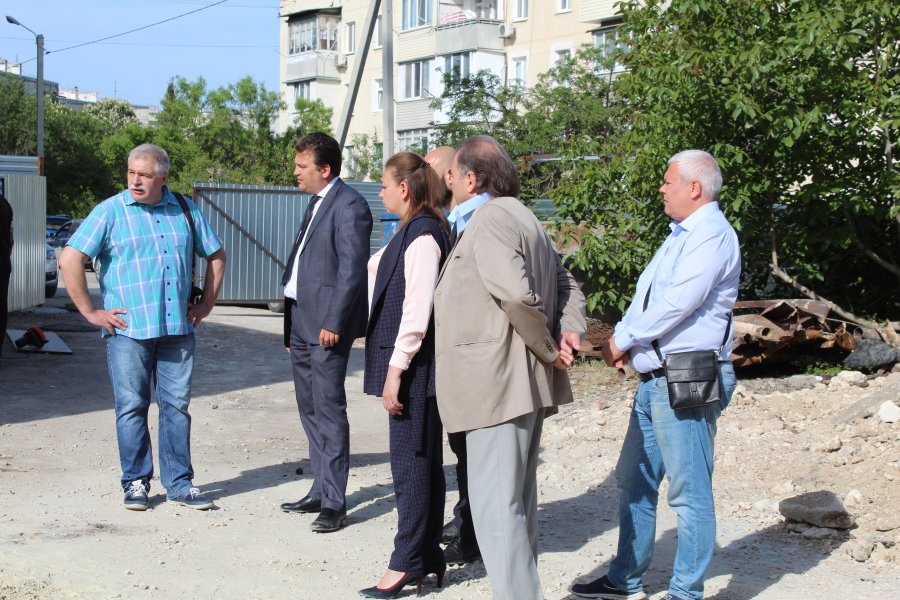 Руководитель департамента городского хозяйства г.Севастополя проконтролировал ход реконструкции ряда объектов теплоснабжения в Гагаринском районе